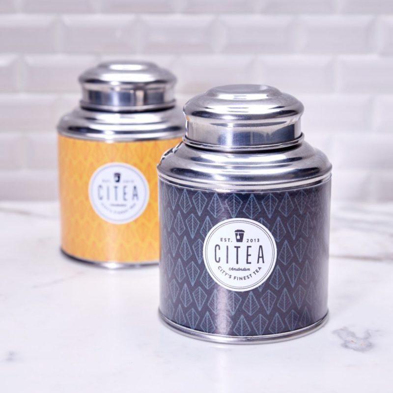 7.076-7.077-CiTea-accessoires-bewaarblik-CiTea-Caddy-zwart-geel-e1586264214389
